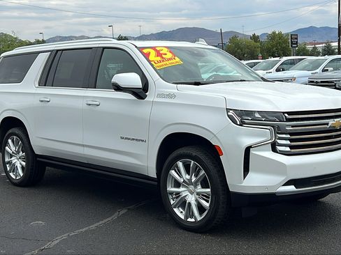 Used 2023 Chevrolet Suburban High Country AWD/4WD image 3