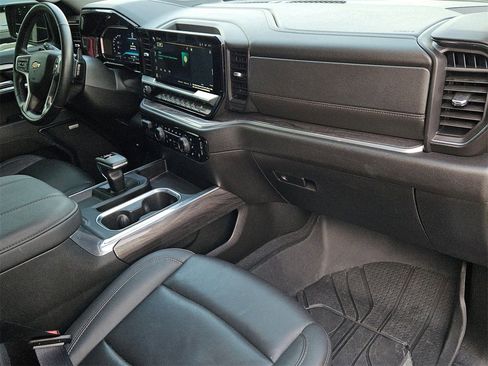 Used 2024 Chevrolet Silverado 1500 LTZ w/ LTZ Convenience Package II image 25