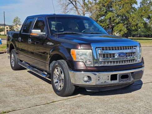 Used 2014 Ford F150 XLT w/ XLT Chrome Package image 4