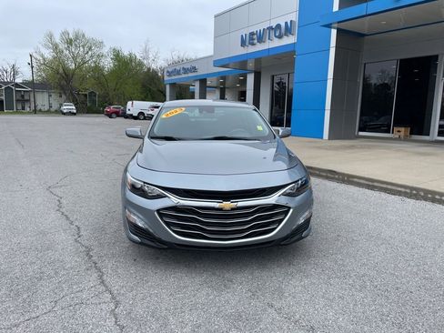 Used 2023 Chevrolet Malibu LT image 2