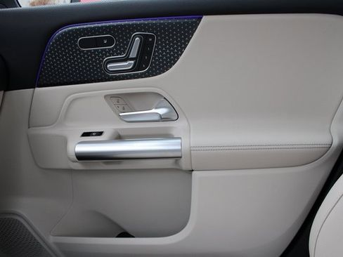 New 2025 Mercedes-Benz GLA 250 4MATIC image 36