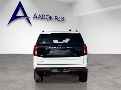 New 2026 Ford Expedition Active image 4