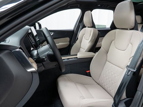 New 2026 Volvo XC60 B5 Core image 13