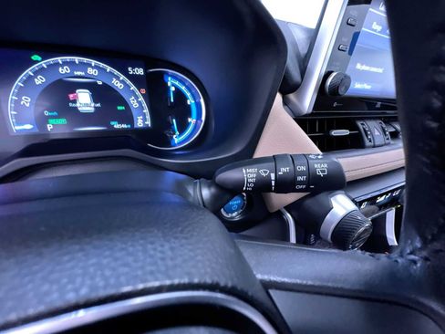 Used 2022 Toyota RAV4 Limited image 19