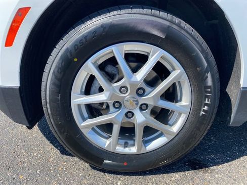 Certified 2024 Chevrolet Equinox LT FWD image 23