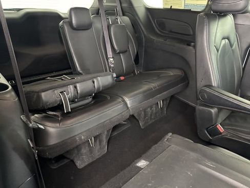 Used 2021 Chrysler Pacifica Touring-L w/ Premium & Safety Sphere Group image 27