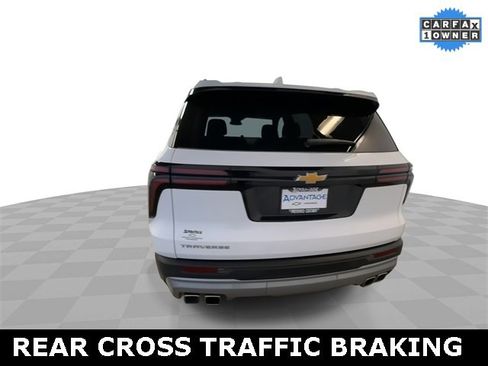 Used 2025 Chevrolet Traverse LT w/ Driver Confidence Package image 7