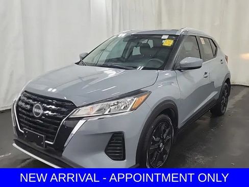 Used 2023 Nissan Kicks SV FWD image 1