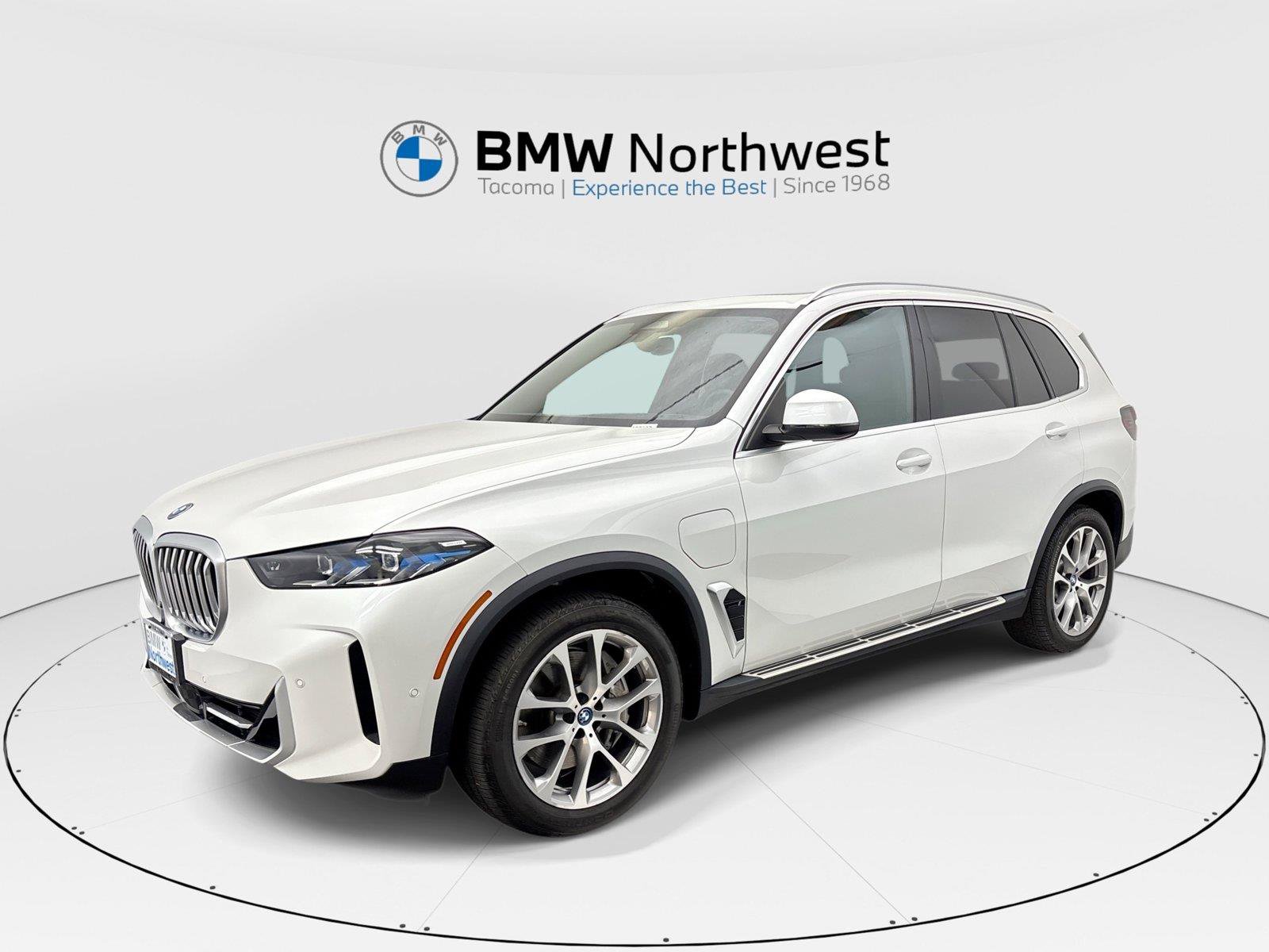 Used 2024 BMW X5 xDrive50e w/ Premium Package AWD/4WD image 1