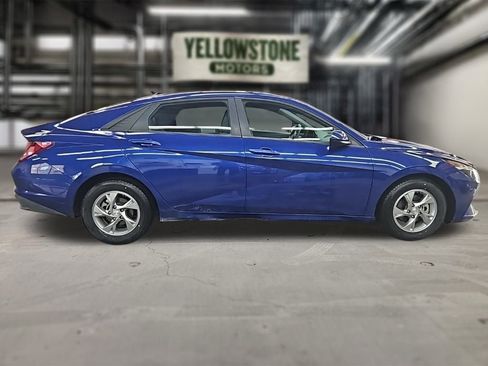 Used 2021 Hyundai Elantra SE image 4