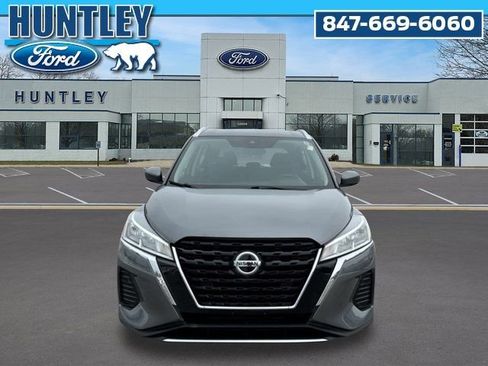 Used 2021 Nissan Kicks SV image 3