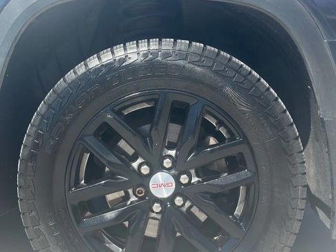 Used 2019 GMC Acadia SLT image 12