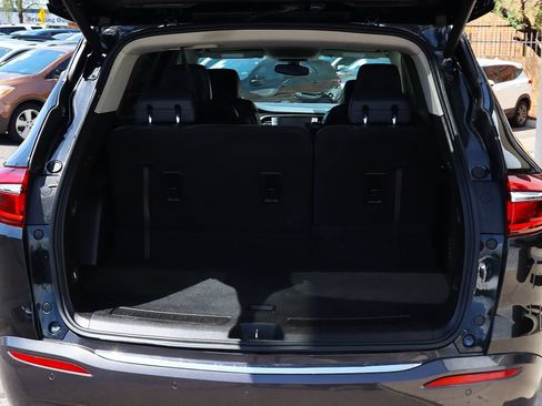 Used 2018 Buick Enclave Essence w/ Trailering Package FWD image 25