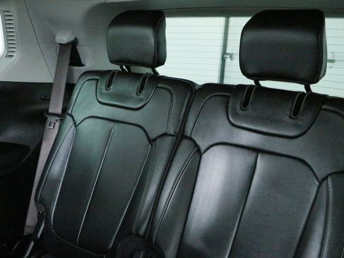 Used 2021 Jeep Grand Cherokee L Limited RWD image 25