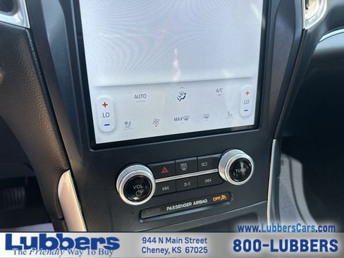 Used 2023 Ford Edge Titanium AWD/4WD image 18