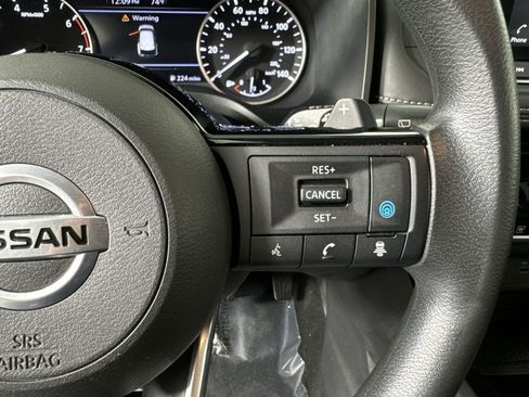 Used 2021 Nissan Rogue SV AWD/4WD image 13