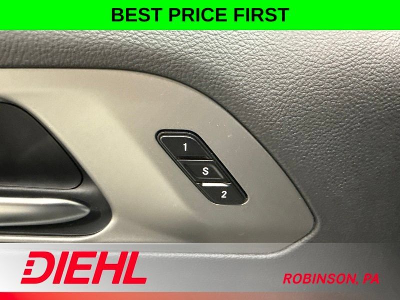 New 2027 Chrysler Pacifica Select w/ Family Tech Group FWD image 28