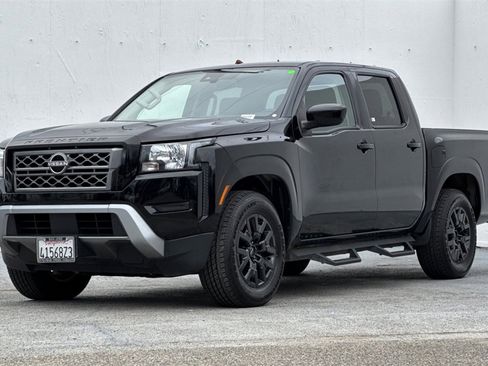 Certified 2023 Nissan Frontier SV image 9