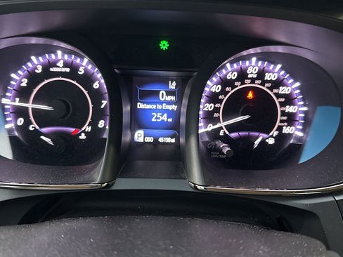 Used 2018 Toyota Avalon Limited image 13