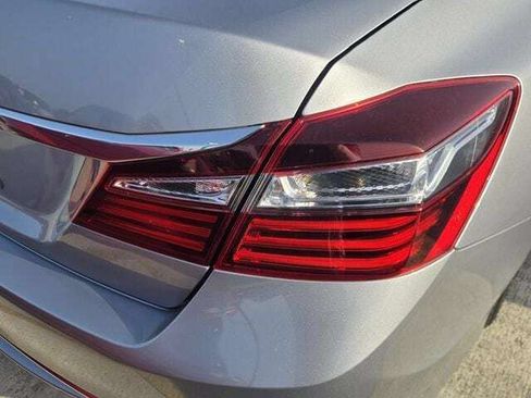 Used 2016 Honda Accord EX-L image 9