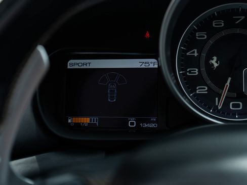 Used 2018 Ferrari California T RWD image 12