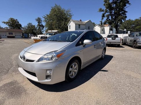 Used 2010 Toyota Prius Two FWD image 2