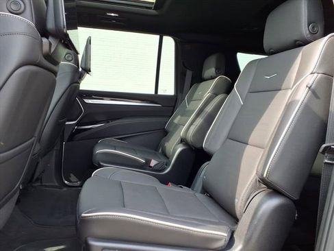New 2026 Cadillac Escalade ESV Luxury w/ Touring Package AWD/4WD image 8