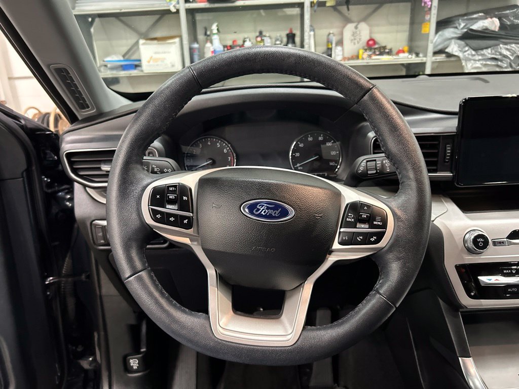Certified 2023 Ford Explorer XLT w/ Equipment Group 202A AWD/4WD image 15