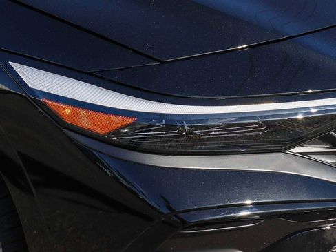 New 2026 Hyundai Elantra SEL Sport FWD image 4