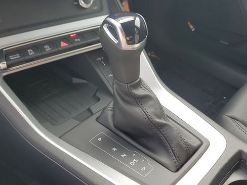 New 2025 Audi Q3 2.0T Premium image 31