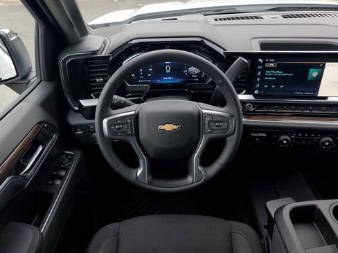 New 2026 Chevrolet Silverado 1500 LT w/ Z71 Off-Road Package AWD/4WD image 11