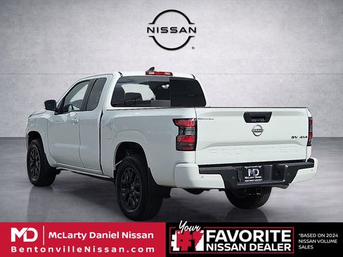 Used 2024 Nissan Frontier SV w/ SV Convenience Package AWD/4WD image 4