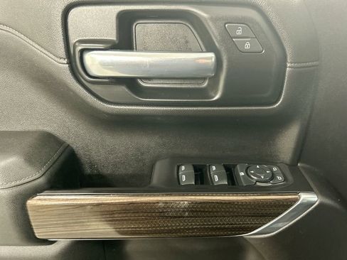 Used 2019 Chevrolet Silverado 1500 RST image 11