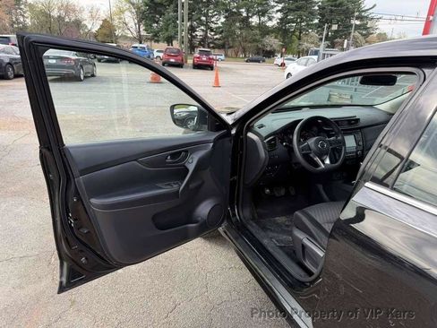 Used 2020 Nissan Rogue S FWD image 9