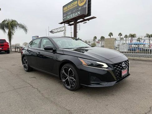 New 2025 Nissan Altima 2.5 SR w/ SR Premium Package image 1