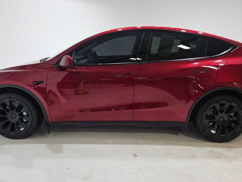 Used 2025 Tesla Model Y Long Range image 3