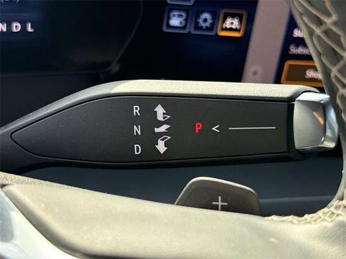 Used 2024 Chevrolet Traverse LT image 12