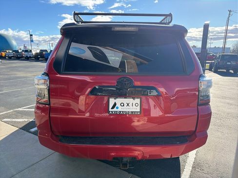 Used 2021 Toyota 4Runner Venture w/ Moonroof Package image 6