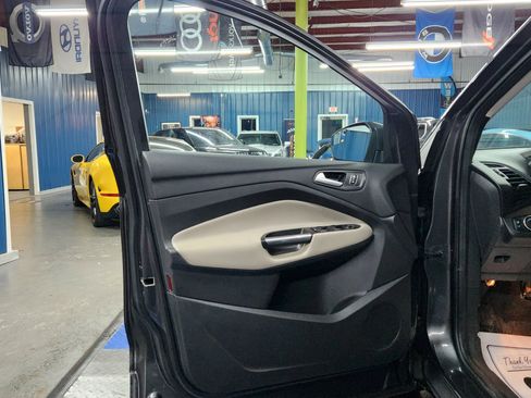 Used 2019 Ford Escape SEL image 6