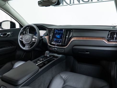 Certified 2023 Volvo XC60 B5 Plus w/ Climate Package image 14