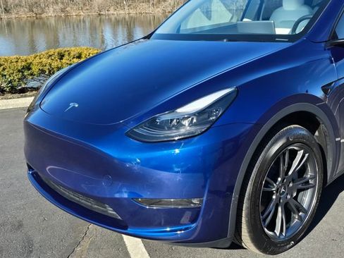 Used 2025 Tesla Model Y Long Range image 13