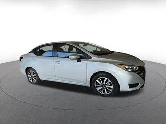 Used 2025 Nissan Versa SV video 2