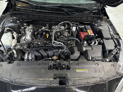 Used 2024 Nissan Altima 2.5 S FWD image 37