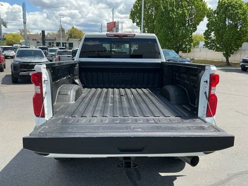 Used 2022 Chevrolet Silverado 3500 High Country w/ Technology Package AWD/4WD image 7