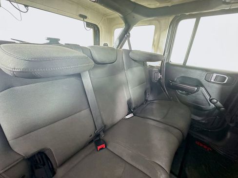 Used 2018 Jeep Wrangler Unlimited Sport image 24