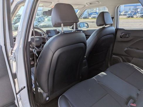 Certified 2023 Hyundai Venue Limited image 16