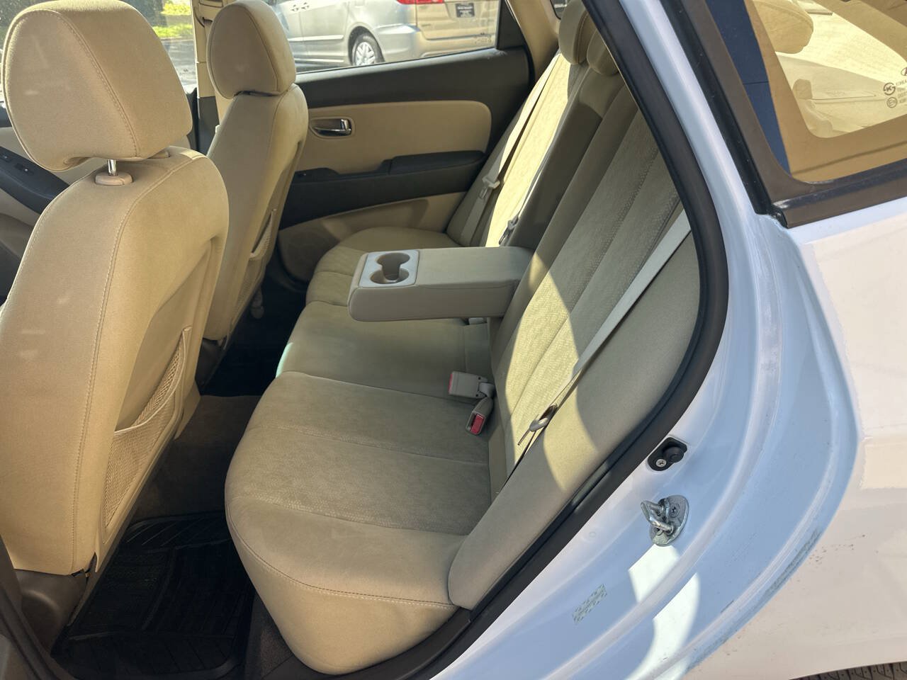 Used 2010 Hyundai Elantra GLS FWD image 8
