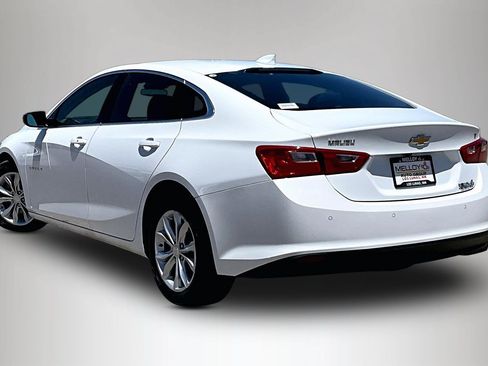 Used 2025 Chevrolet Malibu LT FWD image 4