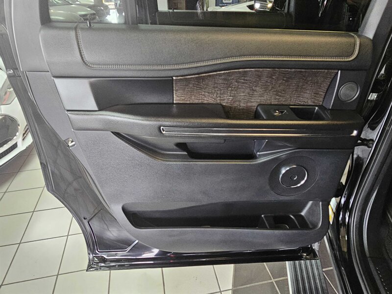 Used 2018 Ford Expedition Max Limited AWD/4WD image 27