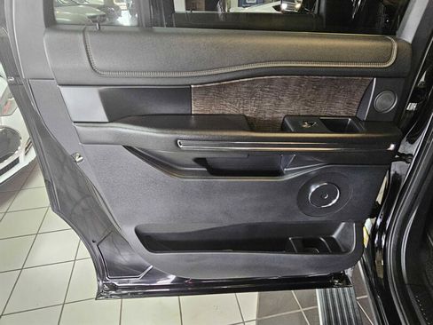 Used 2018 Ford Expedition Max Limited image 27